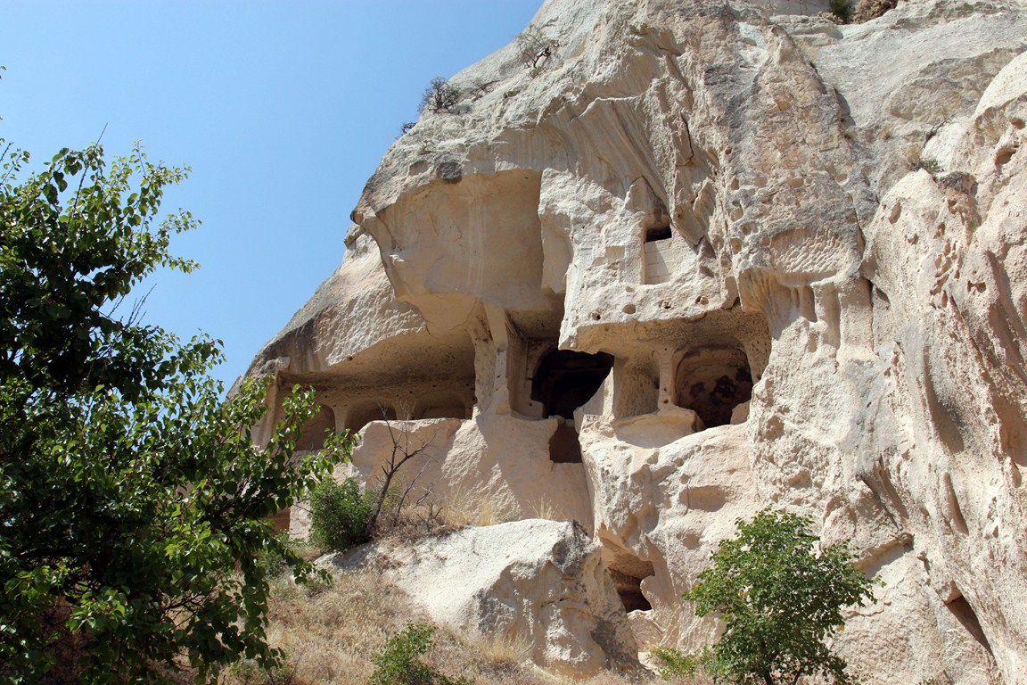 Höhlen im Rose Valley