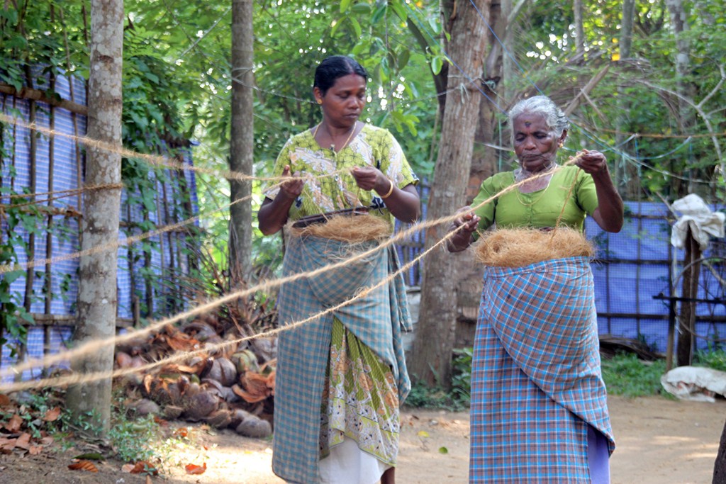 Aus Kokosfasern werden Seile