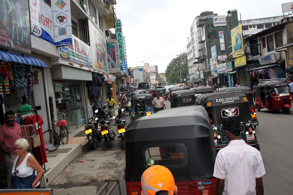 Volle Straßen in Colombo