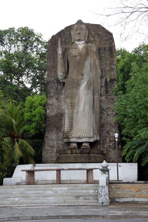 Aukana Buddha in Colombo