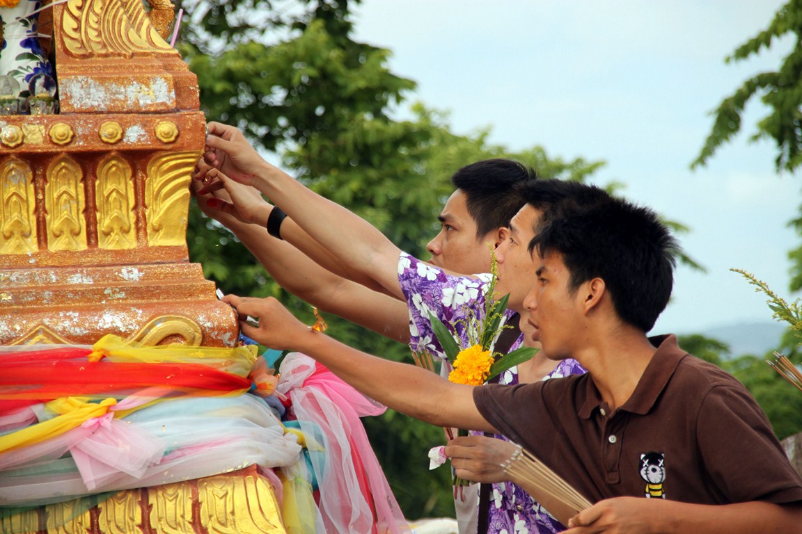 Thai bekleben Altar mit Blallgold