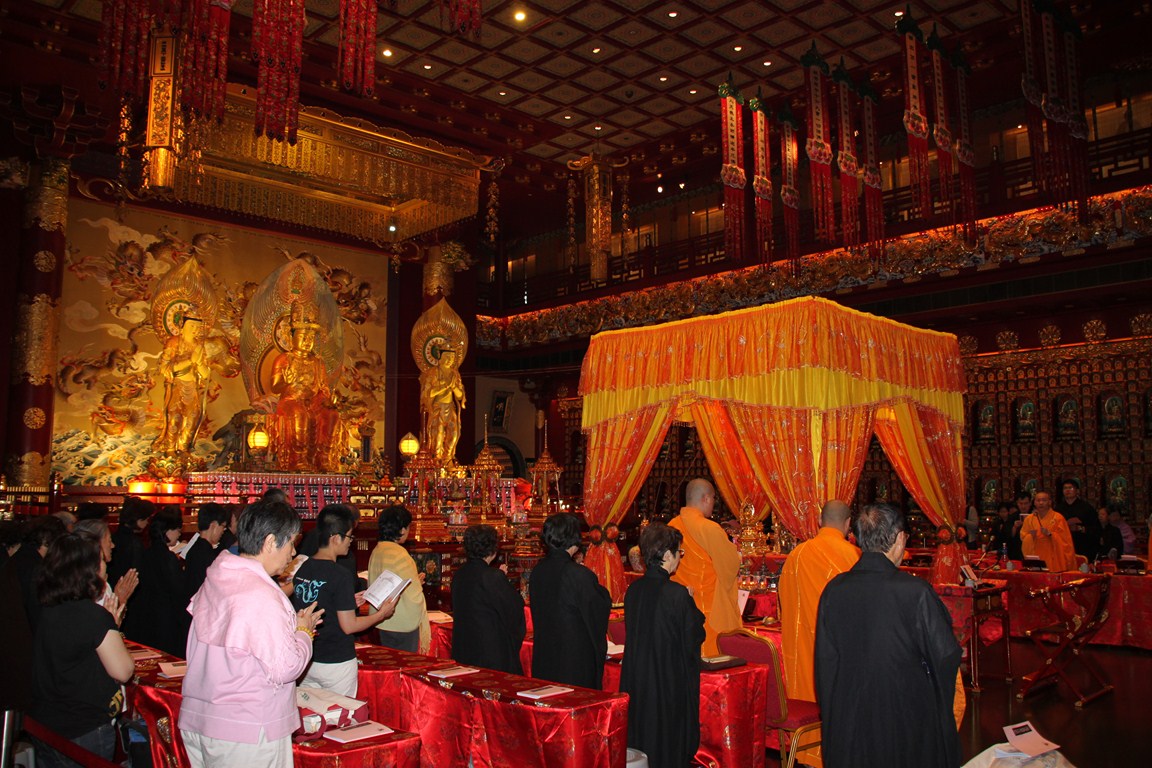 Zeremonie im Buddha Tempel
